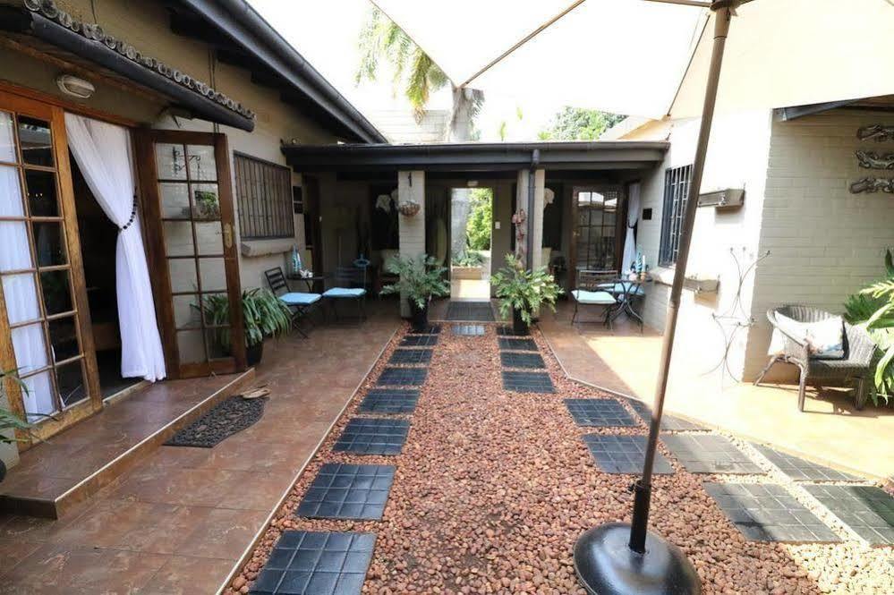Ama Zulu Guesthouse & Safaris Hluhluwe Exterior foto